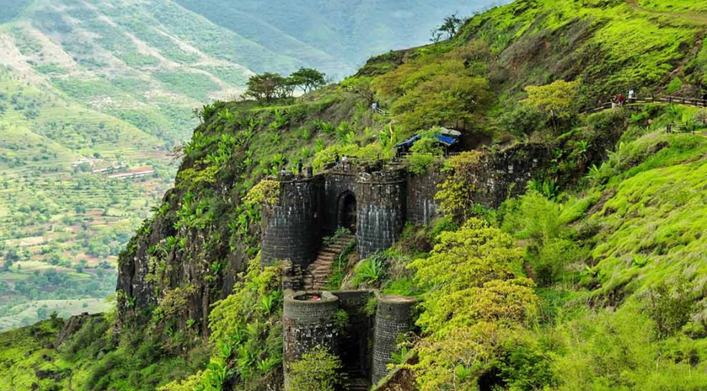 sinhagad-trek-pune