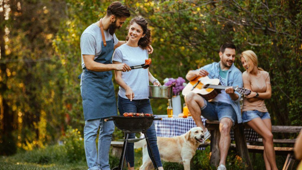 barbeque-with-pet