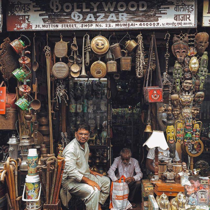 chor bazar shop