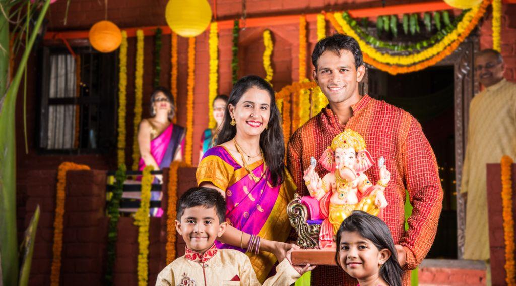 Here's How To Pick The Ideal Ganesh Chaturthi Outfits For Every Function –  The Loom Blog