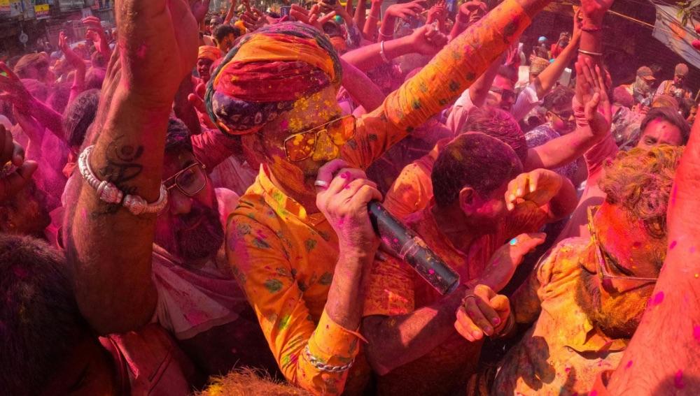 Where to celebrate Holi in Mumbai